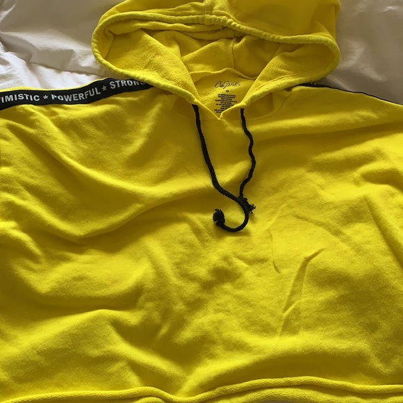 City Streets Juniors Cropped Top w/ Hood - Picture 7 of 7